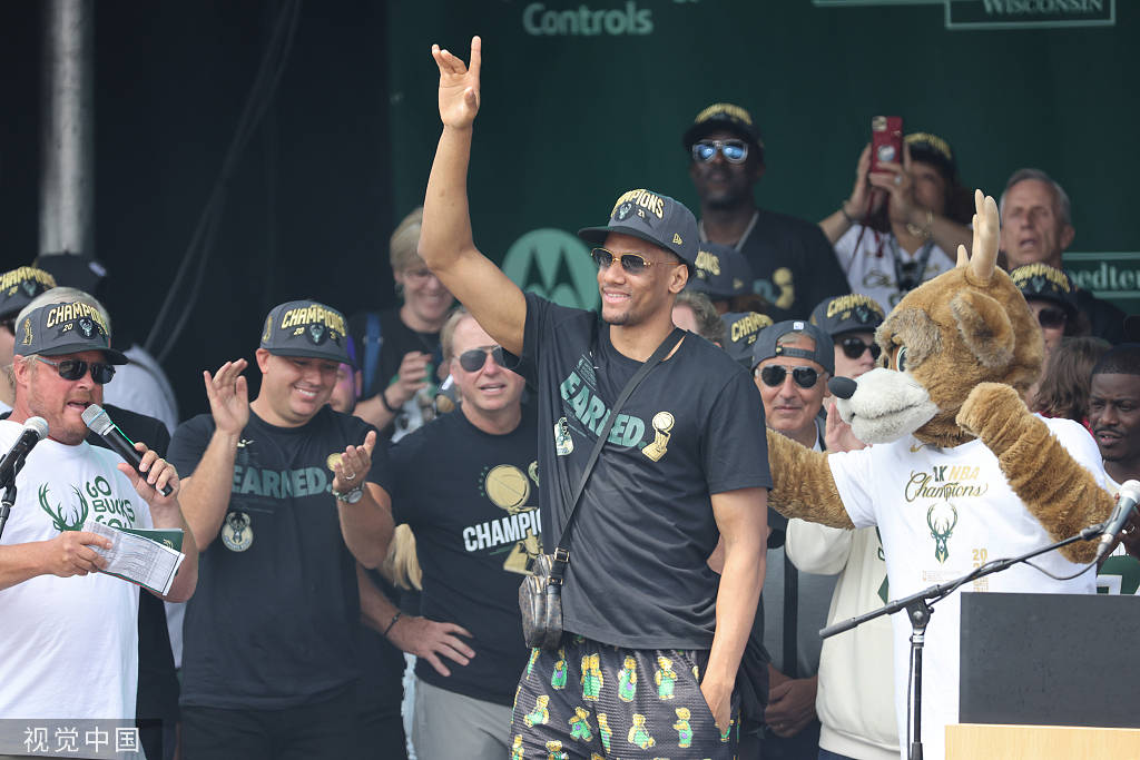 近3场不胜0进球，旧将：那不勒斯踢成那样是想赶走孔蒂（三场不胜零进球，前将质疑：那不勒斯这是在逼走孔蒂）